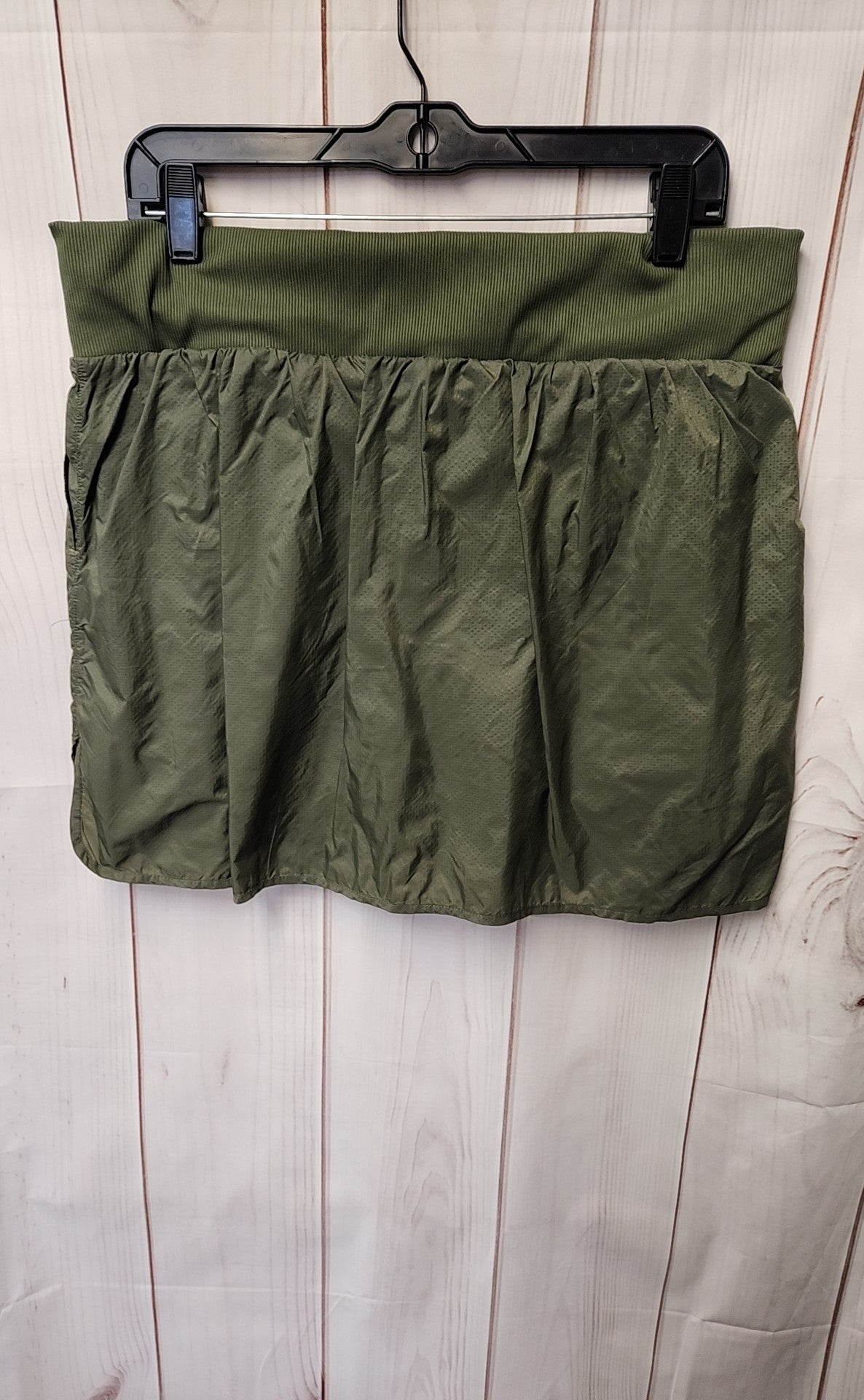 SincerelyJules Women's Size XL Green Skorts