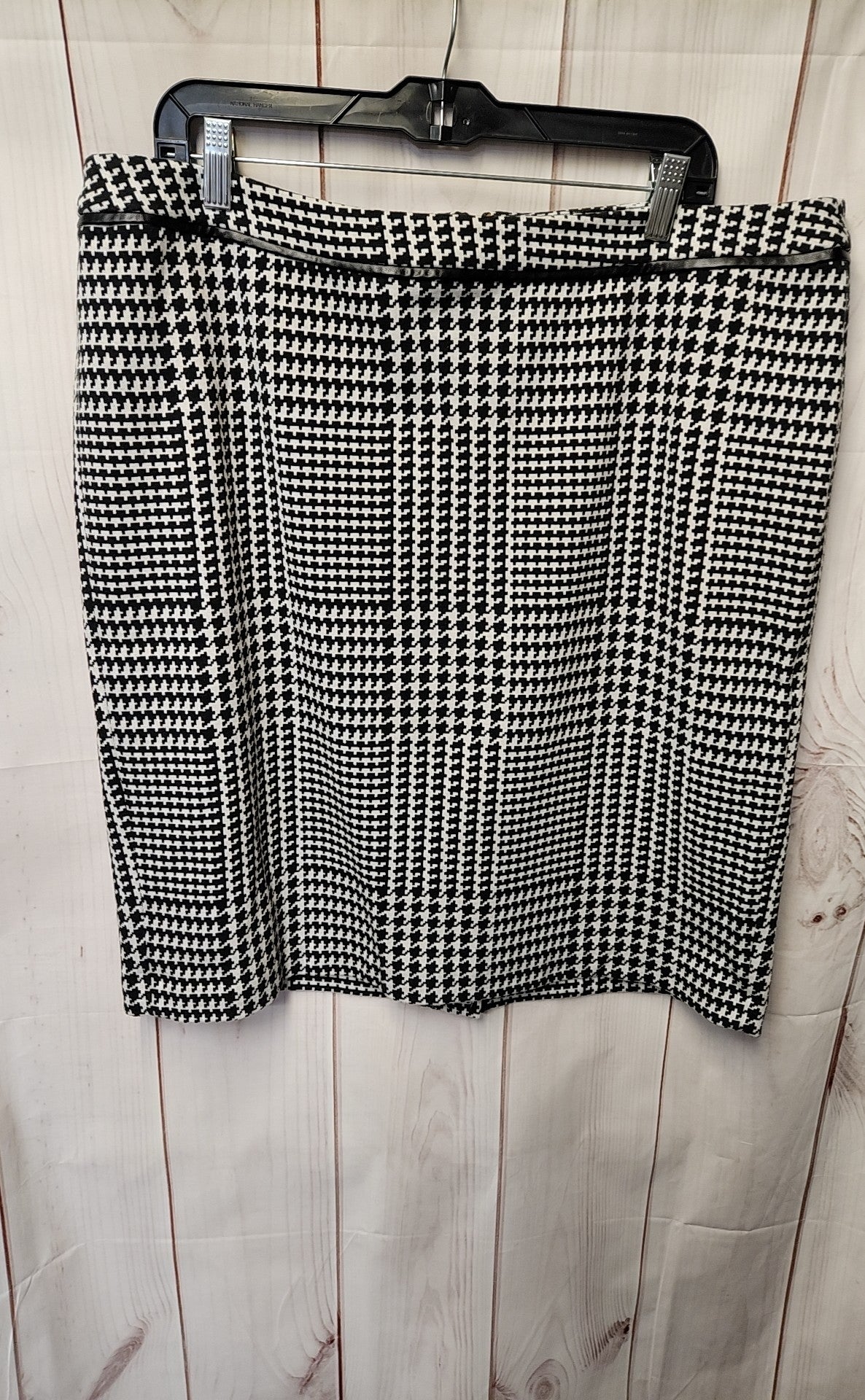 Talbots Women's Size 16 White & Black Skirt