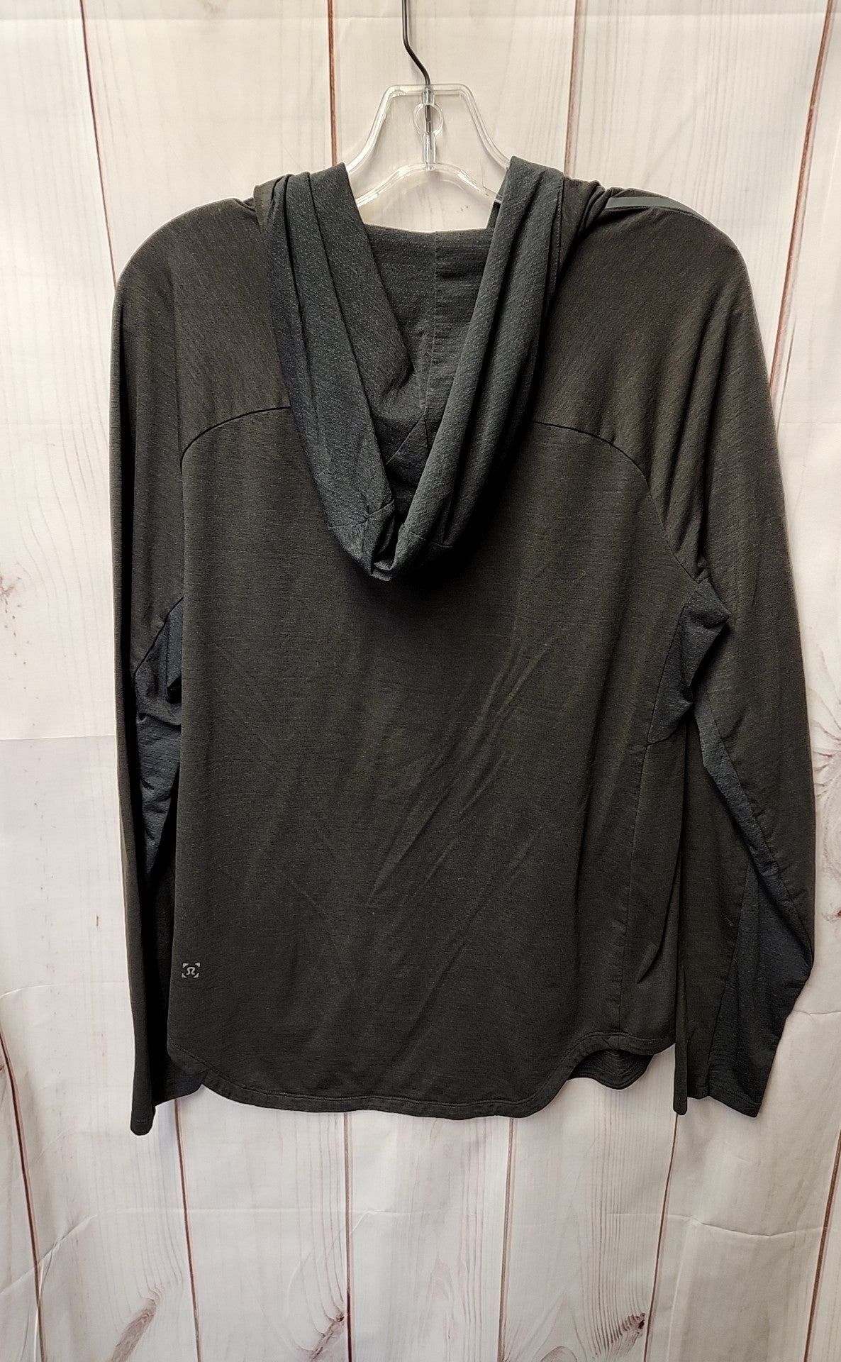 Lululemon Men's Size L Gray Shirt