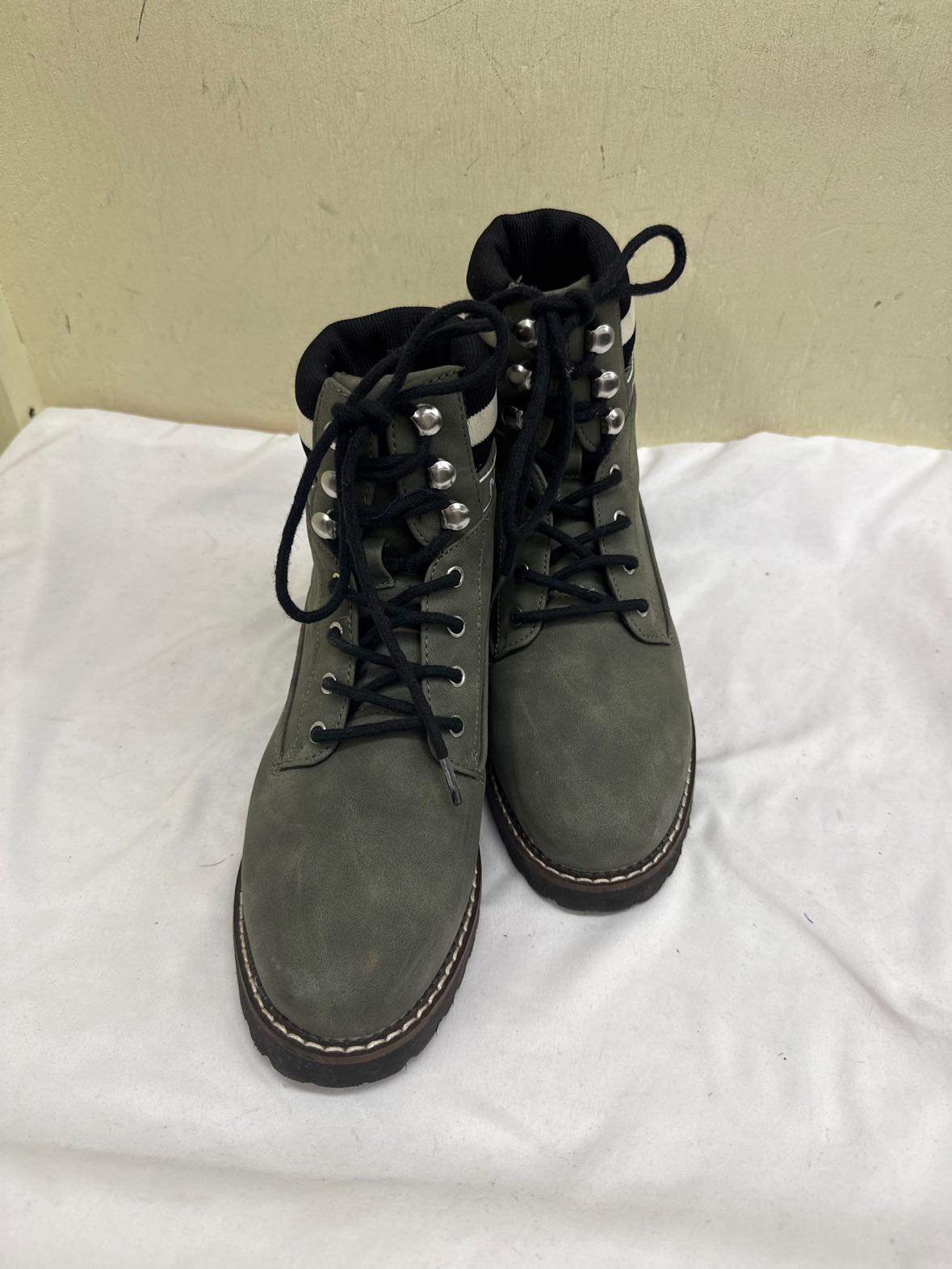 Nautica Women's Size 7-1/2 Green Boots Shoes