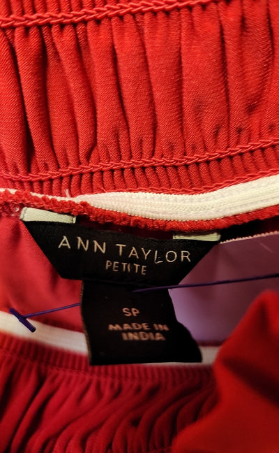 Ann Taylor Women's Size S Petite Red Short Sleeve Top