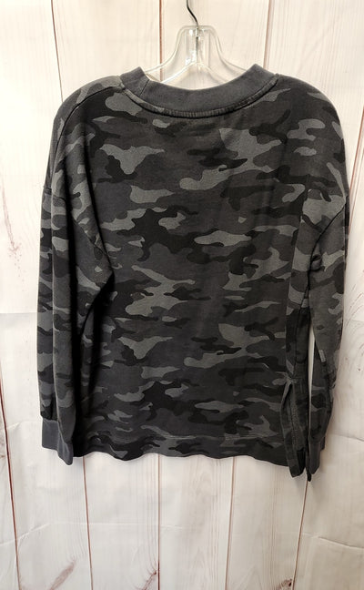 Gap Women's Size M Gray Camo Sweatshirt