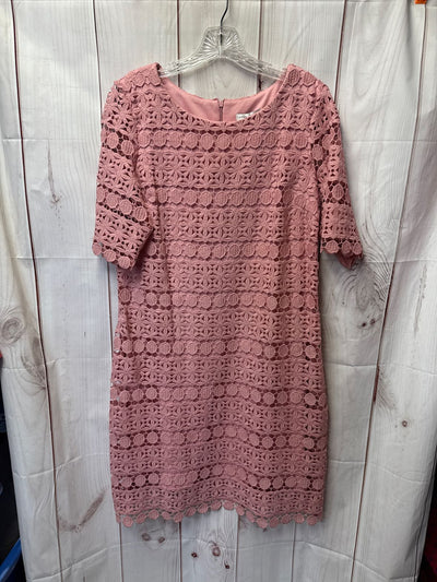 Sandra Darren Women's Size 12 Pink Lace Floral Dress