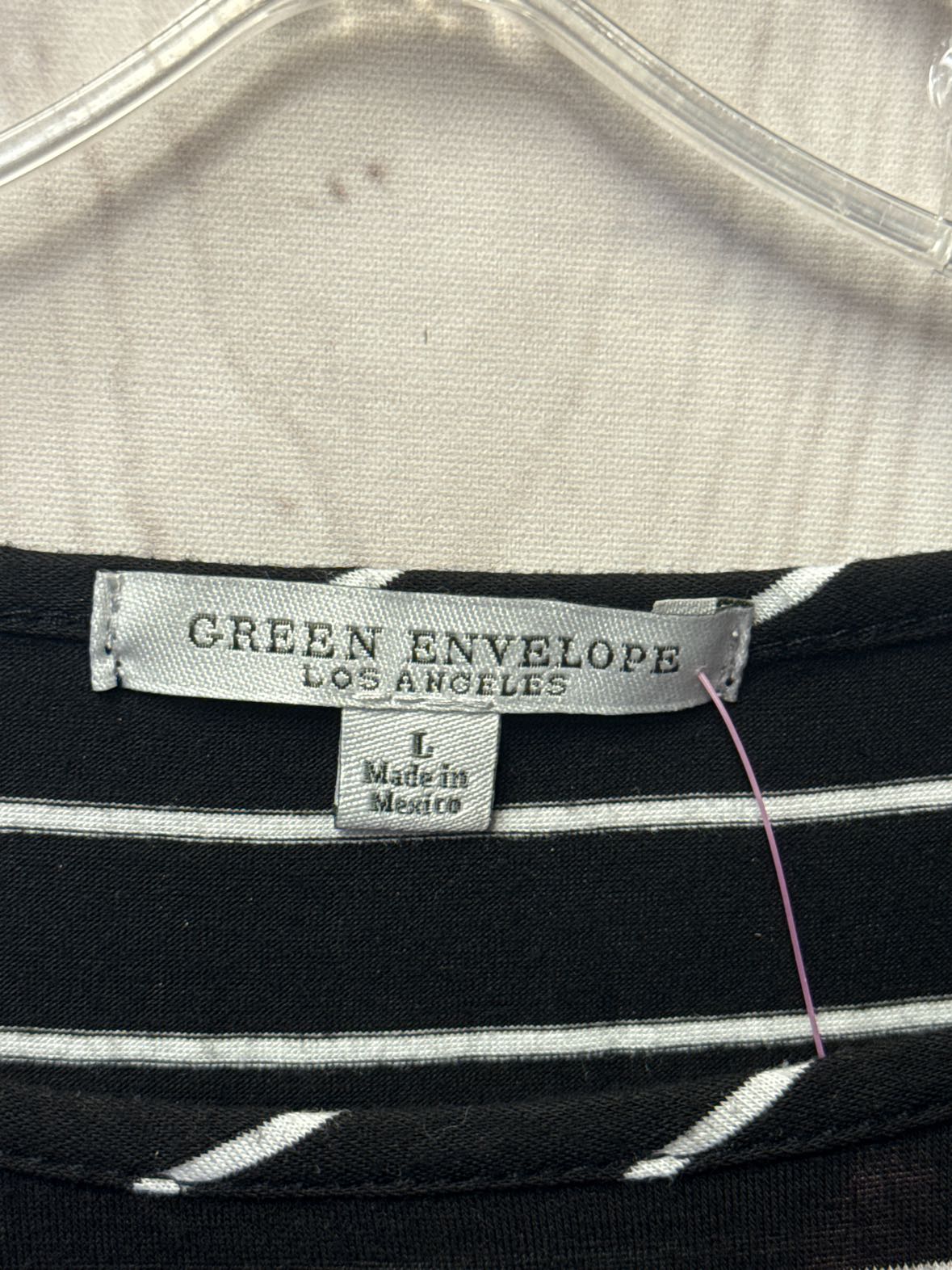 Green Envelope Women's Size L Black Short Sleeve Top