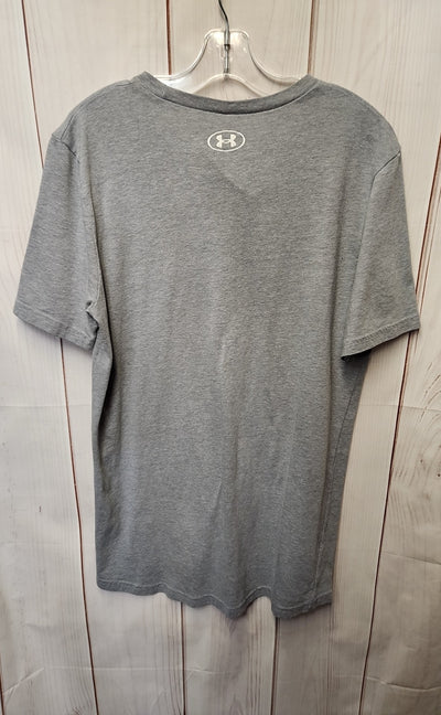 Under Armour Boy's Size 18/20 Gray Shirt