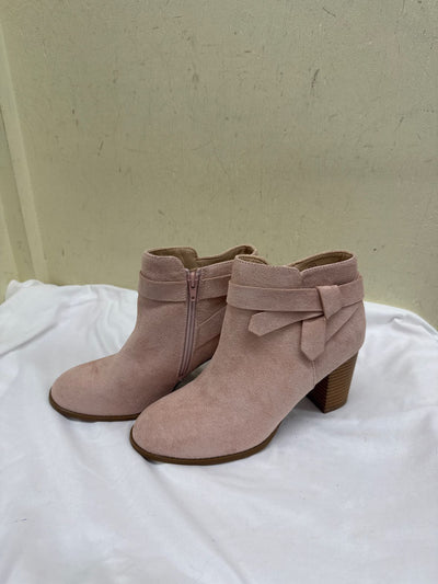 Women's Size 8 Pink Boots Shoes