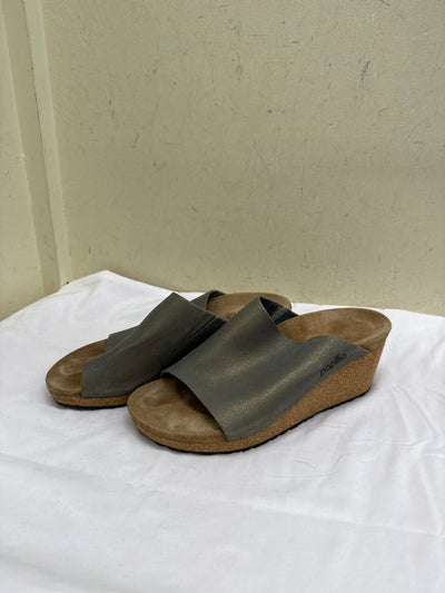Papillon Women's Size 9 Gray Sandals