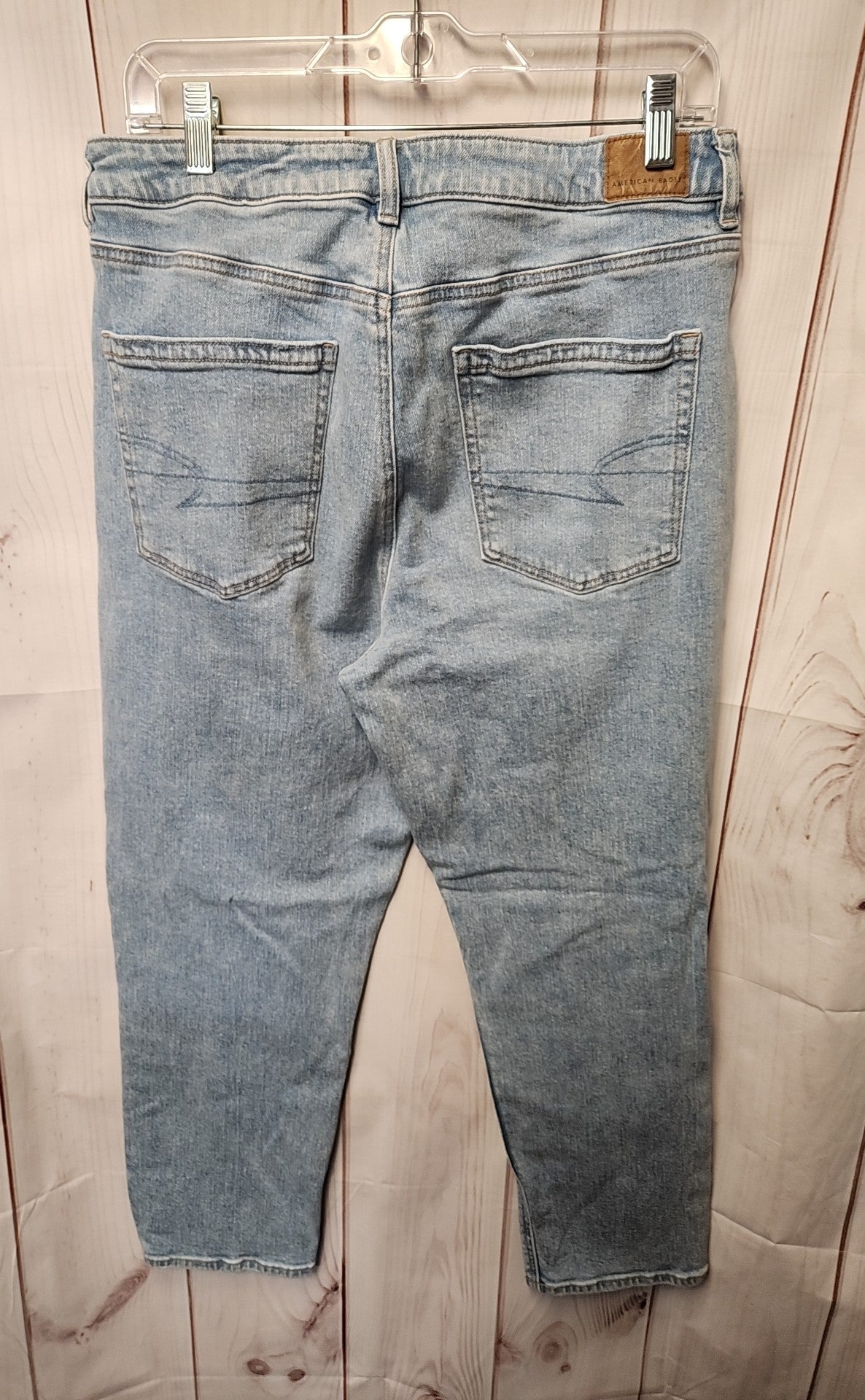 American Eagle Women's Size 31 (11-12) Blue Jeans Mom Jean