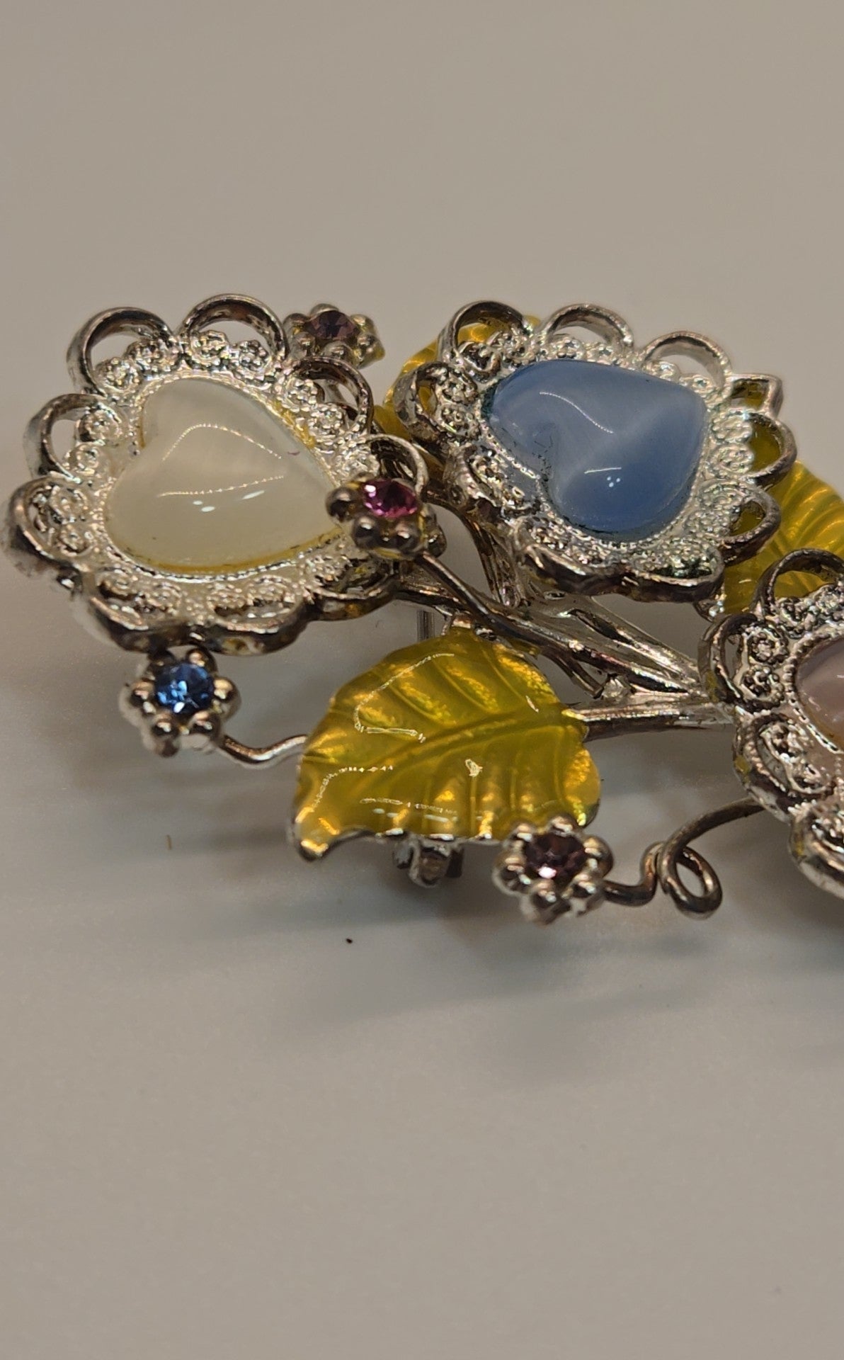 Vtg Kenneth Cole Silvertone Silver Glass Heart Enamel Brooch Pin KC