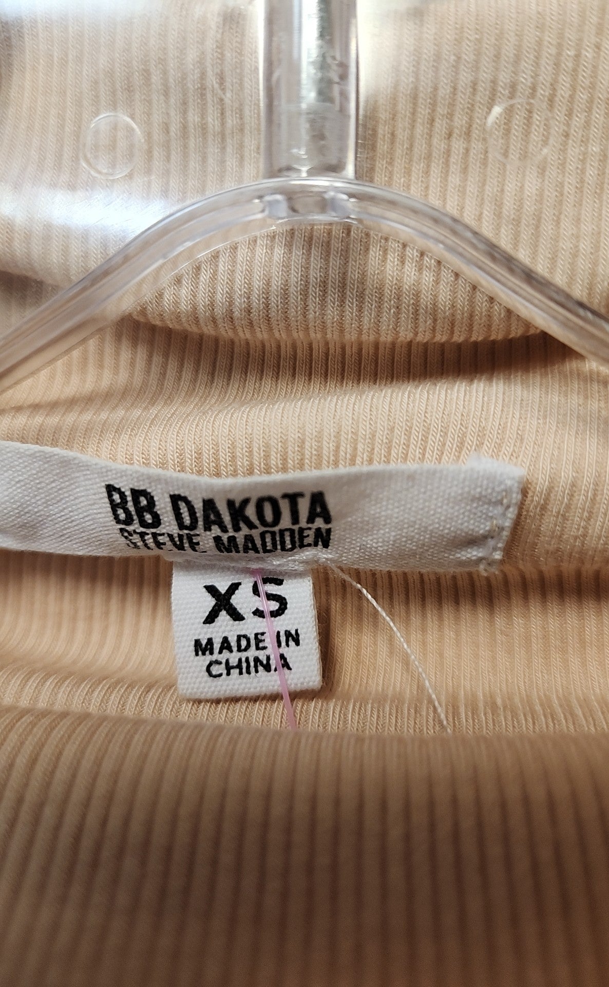 BB Dakota Women's Size XS Beige Short Sleeve Top