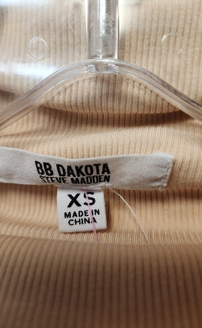 BB Dakota Women's Size XS Beige Short Sleeve Top