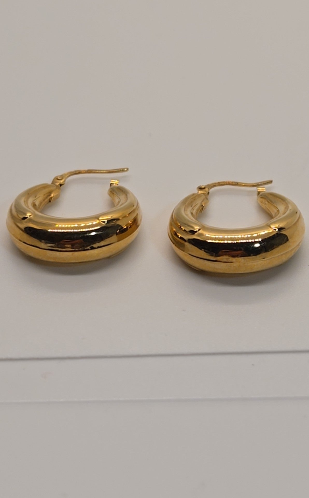 14K Yellow Gold Hoops Earrings - Approx 3/4" - Italy - 3.09 grams