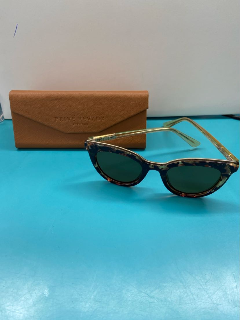 Prive Revaux The Kiki WR9 Sunglasses w/ Case