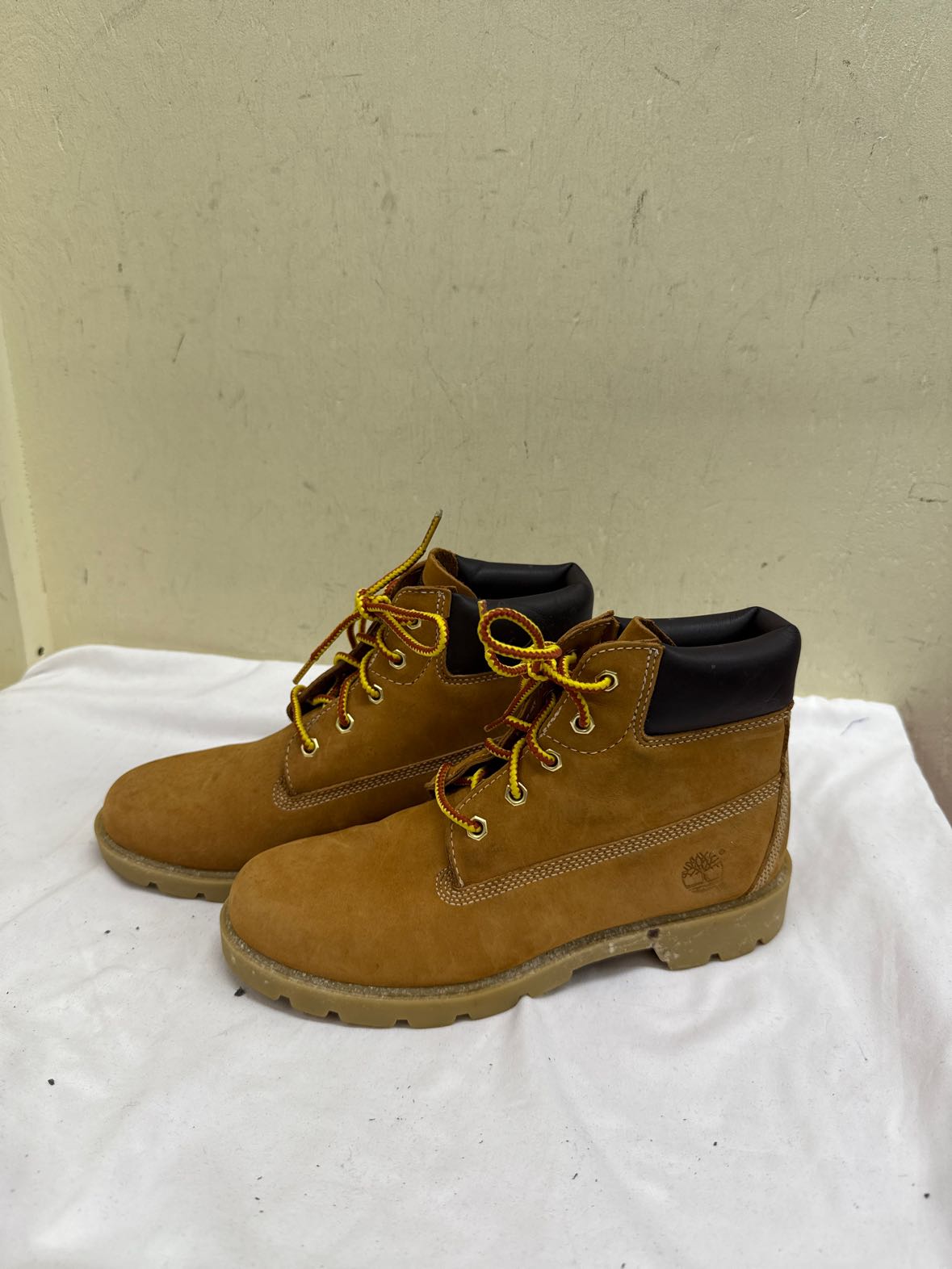 Timberland Women's Size 6-1/2 Tan Boots Shoes