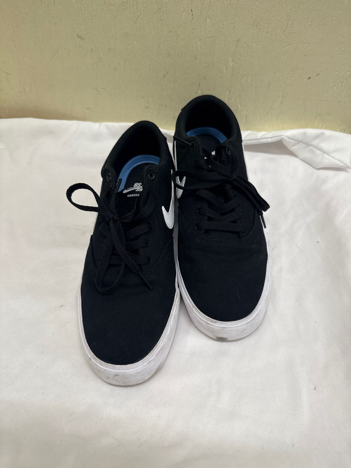 Nike SB Charge Canvas Women's Size 10 Black Sneakers Shoes