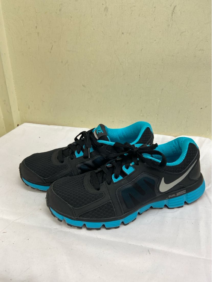 Nike Women's Size 9 Black Sneakers