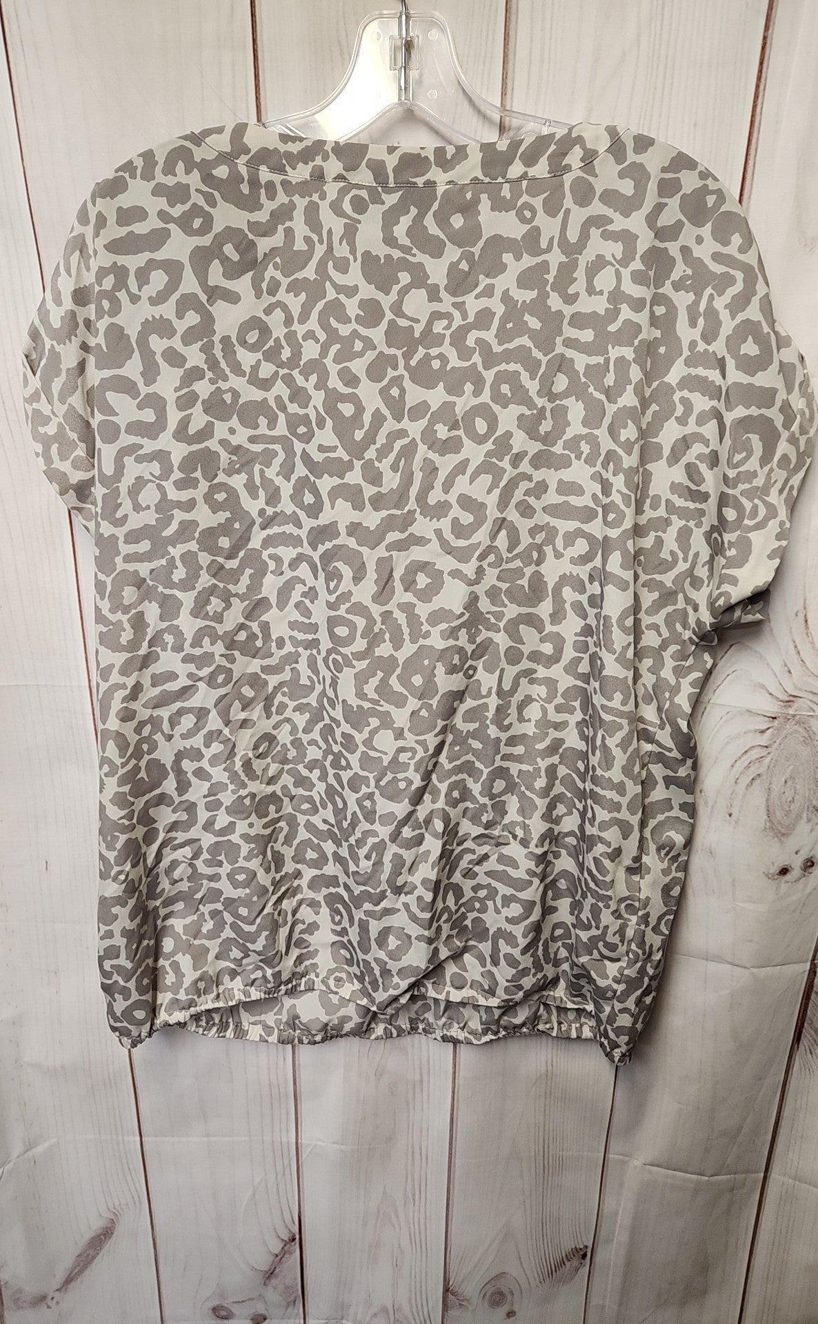 Loft Women's Size L Gray Animal Print Short Sleeve Top