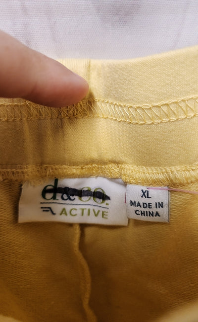 D & Co Women's Size XL Yellow Capris