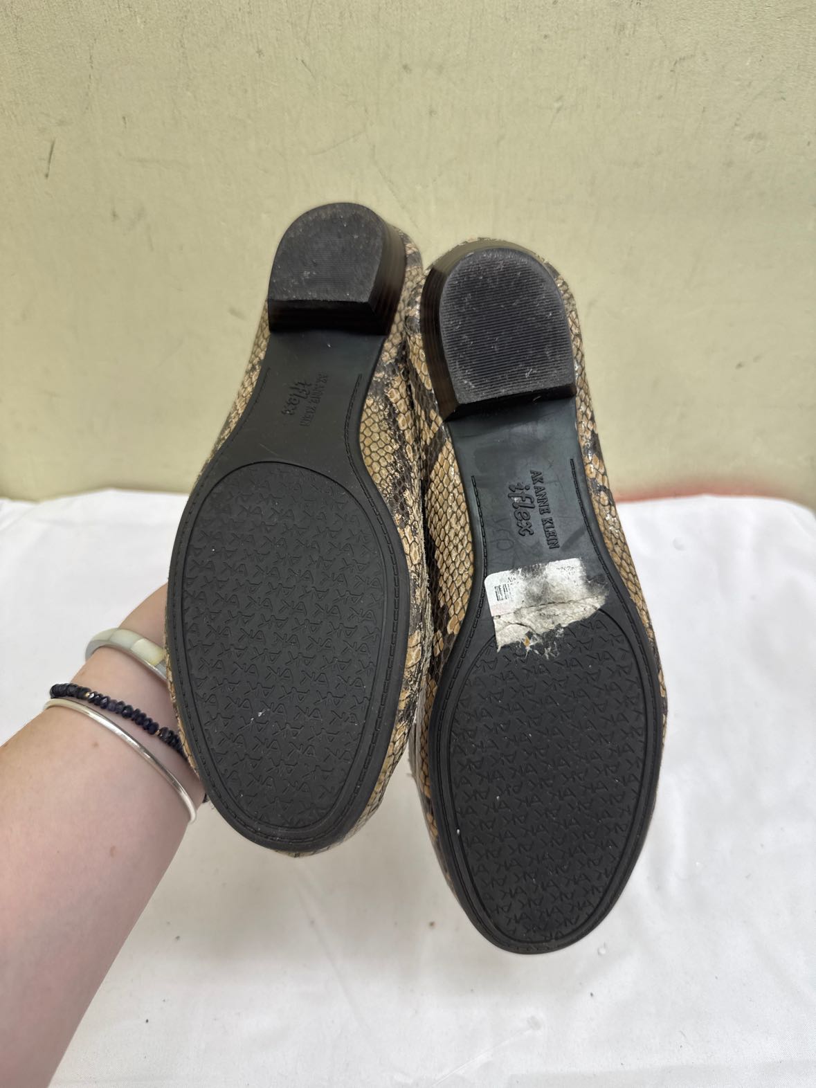 Anne Klein Women's Size 7-1/2 Tan Snakeskin Flats Shoes