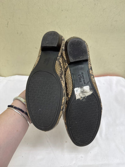 Anne Klein Women's Size 7-1/2 Tan Snakeskin Flats Shoes