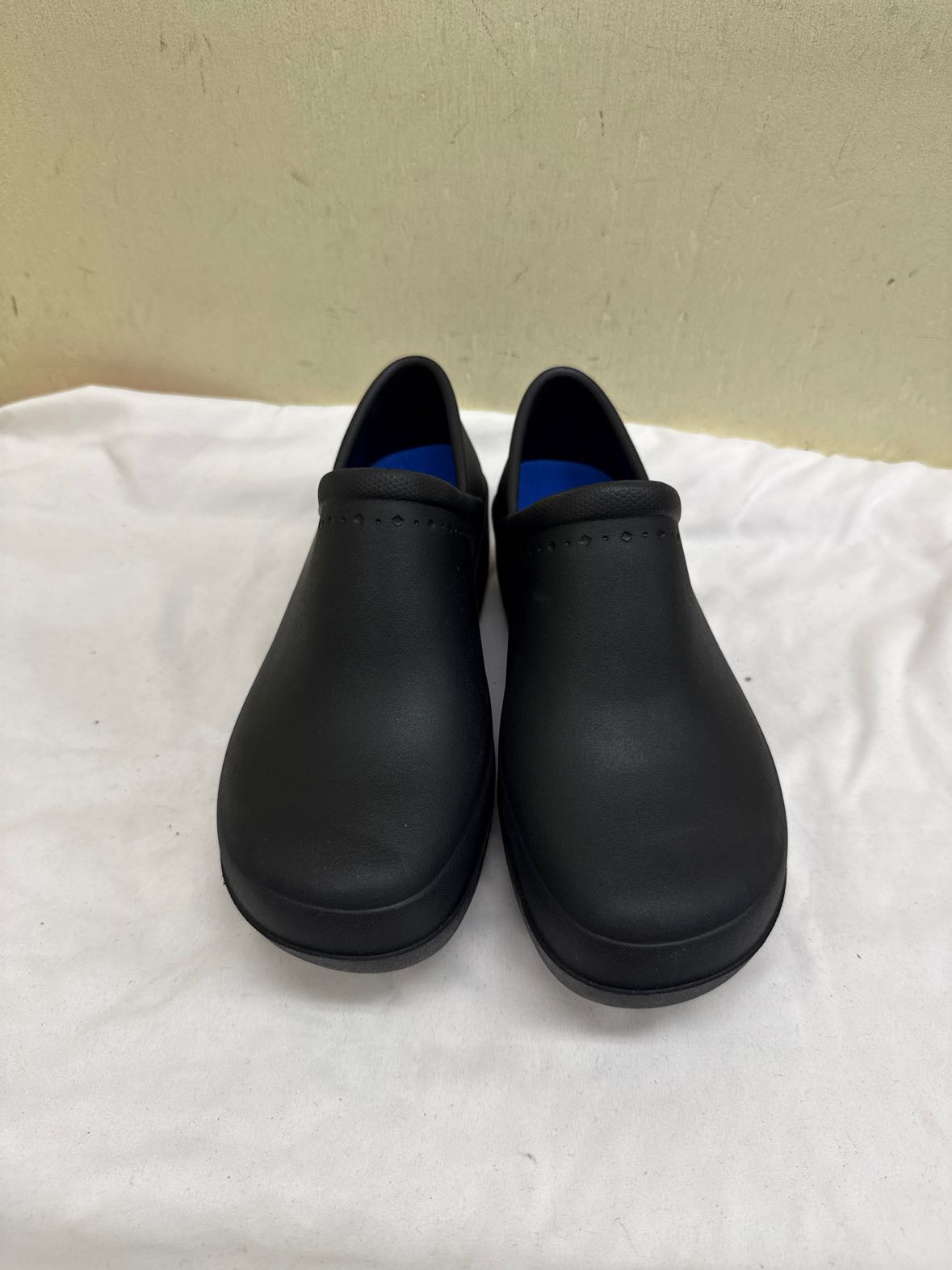 Shoes for Crews Women's Size 8 Black Clogs Shoes