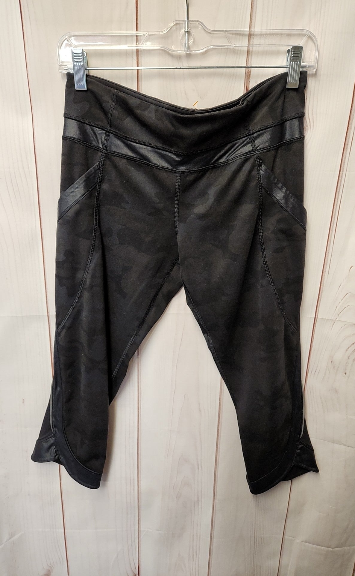 Lululemon Women's Size 6 Black Active Capris