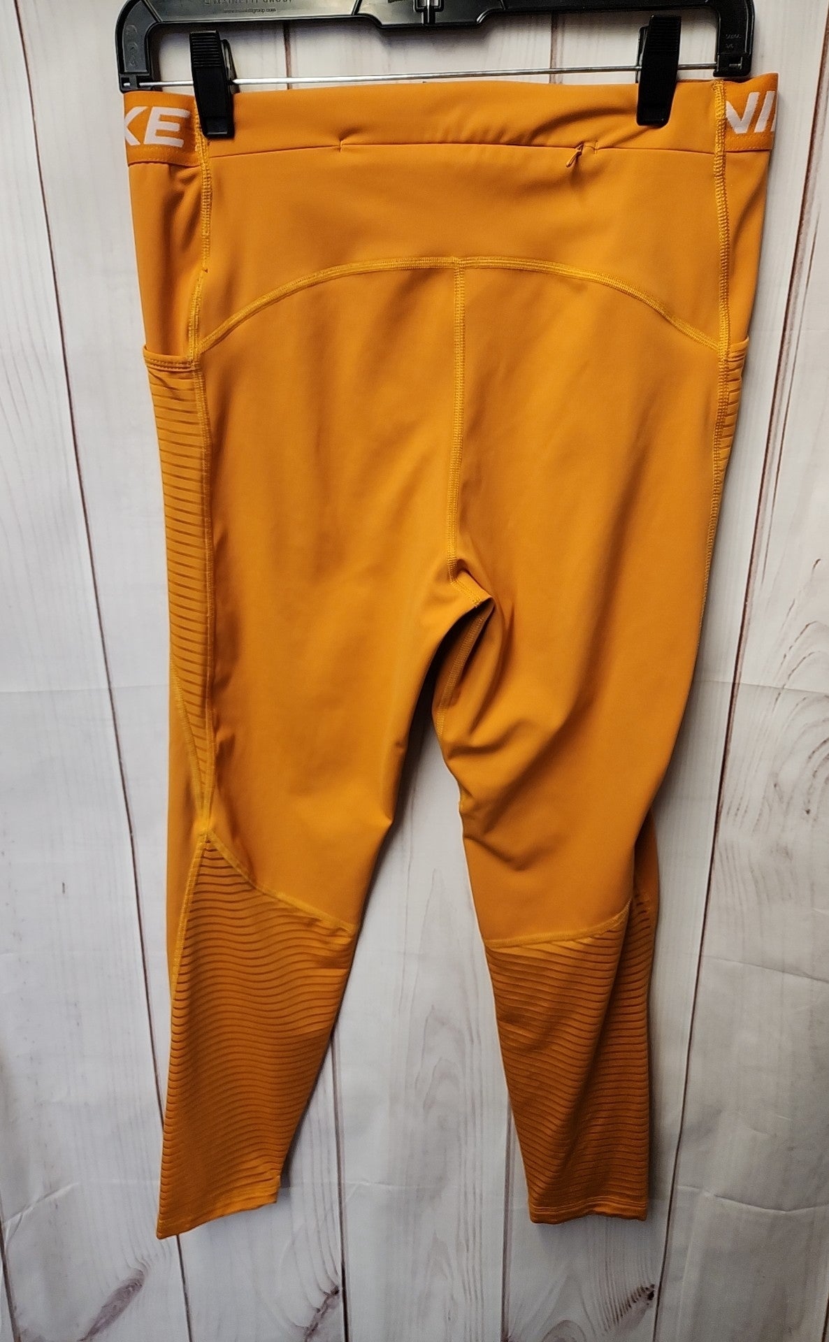Nike Women's Size L Orange Leggings