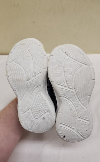 Striderite Boy's Size 7 Black & White Shoes