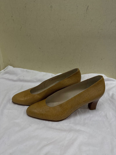 Bally Women's Size 10 Yellow Pumps Shoes