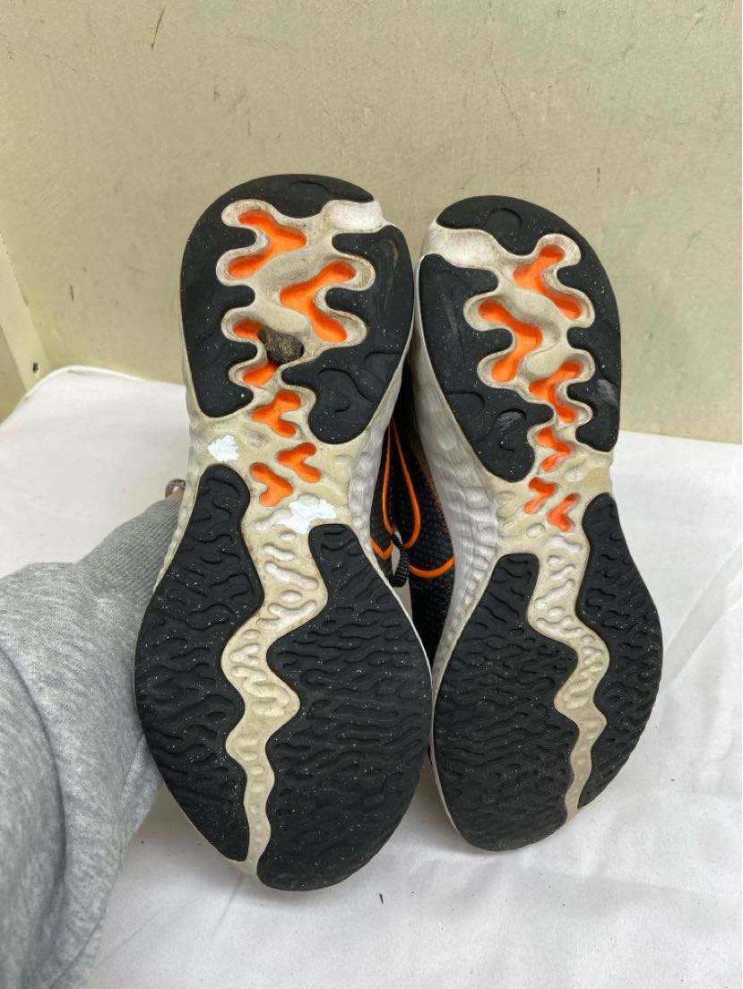 Nike Renew Run 'Total Orange' CT1430-001 Boy's Size 6 Black Sneakers
