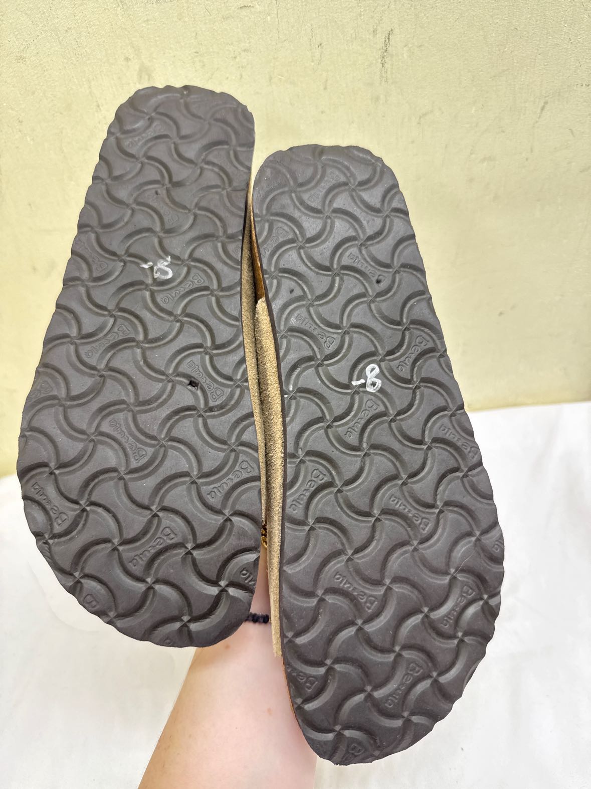 Birkenstock Women's Size 9 Tan Sandals Shoes