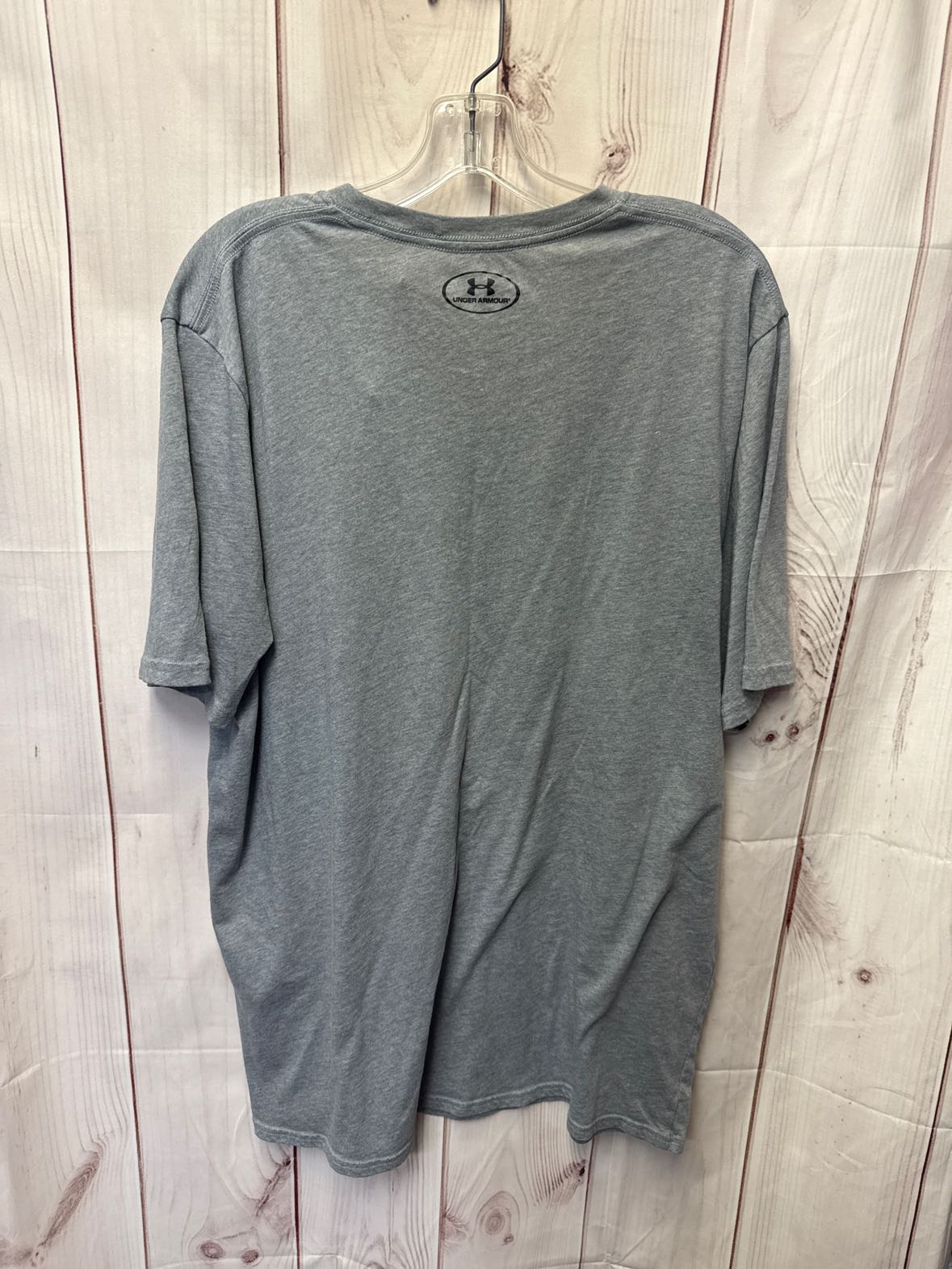 Under Armour Men's Size XL Gray Shirt