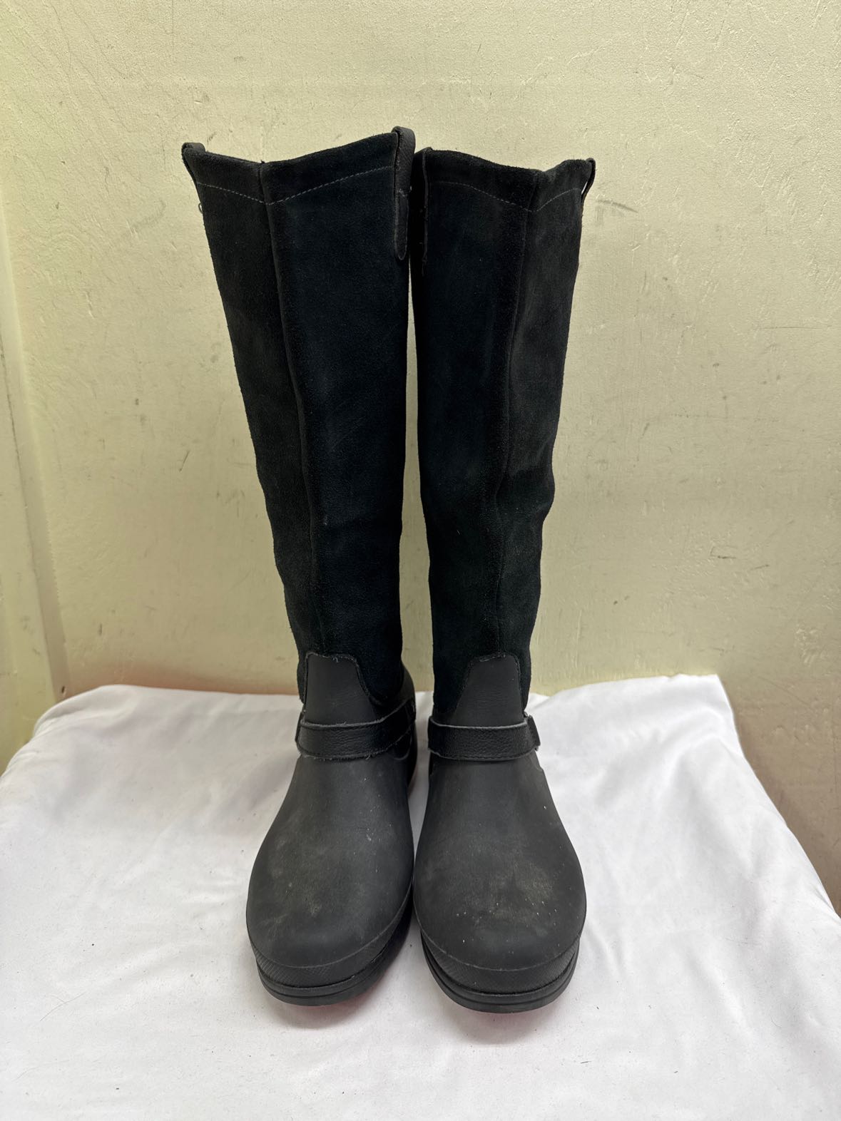 Crocs Women's Size 10 Black Boots Shoes