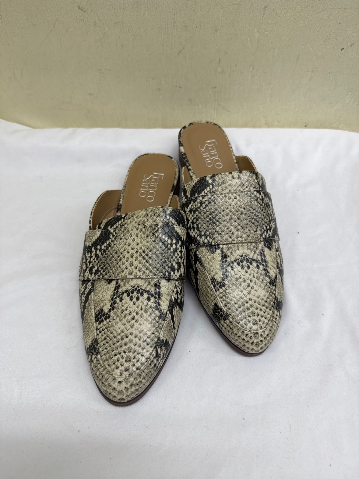 Franco Sarto Women's Size 9 Snakeskin Flats Shoes
