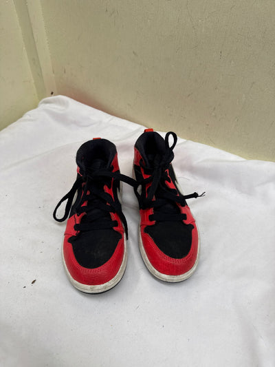 Nike Boy's Size 1 Red Sneakers