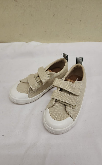 Old Navy Boy's Size 3 Tan Shoes