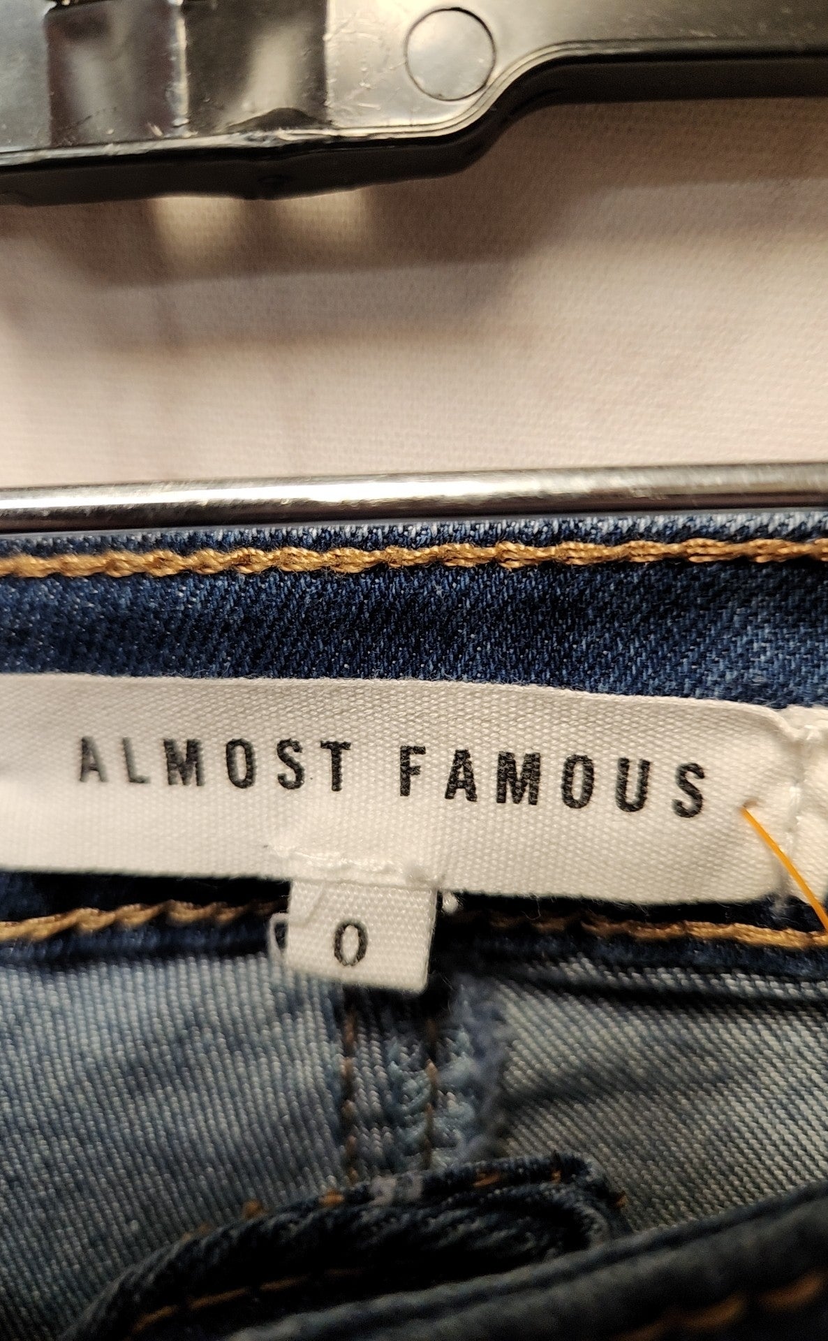 Almost Famous Women's Size 25 (0) Blue Jeans