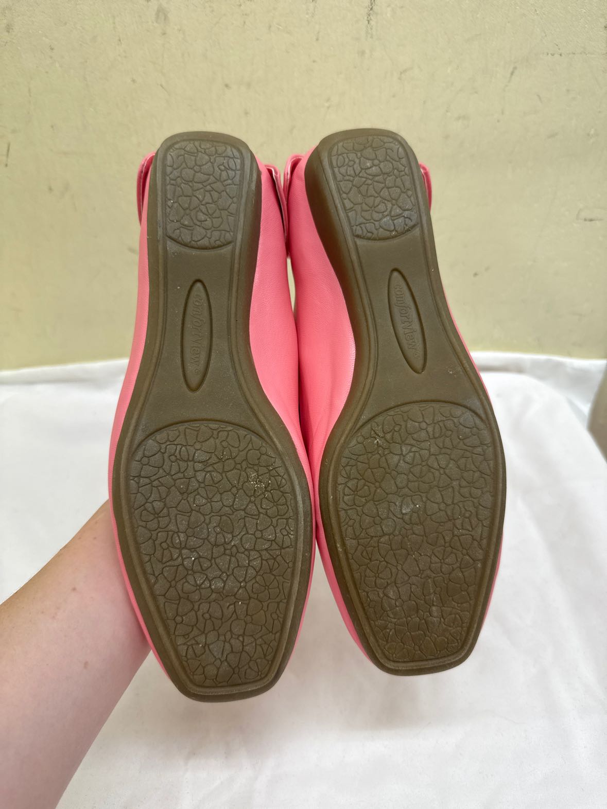 Comfortview Women's Size 9-1/2 Pink Flats Shoes