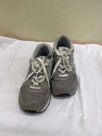 New Balance Women's Size 7-1/2 Gray Sneakers Shoes