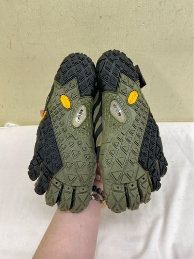 NWT Vibram Women's Size 6 Green Sneakers