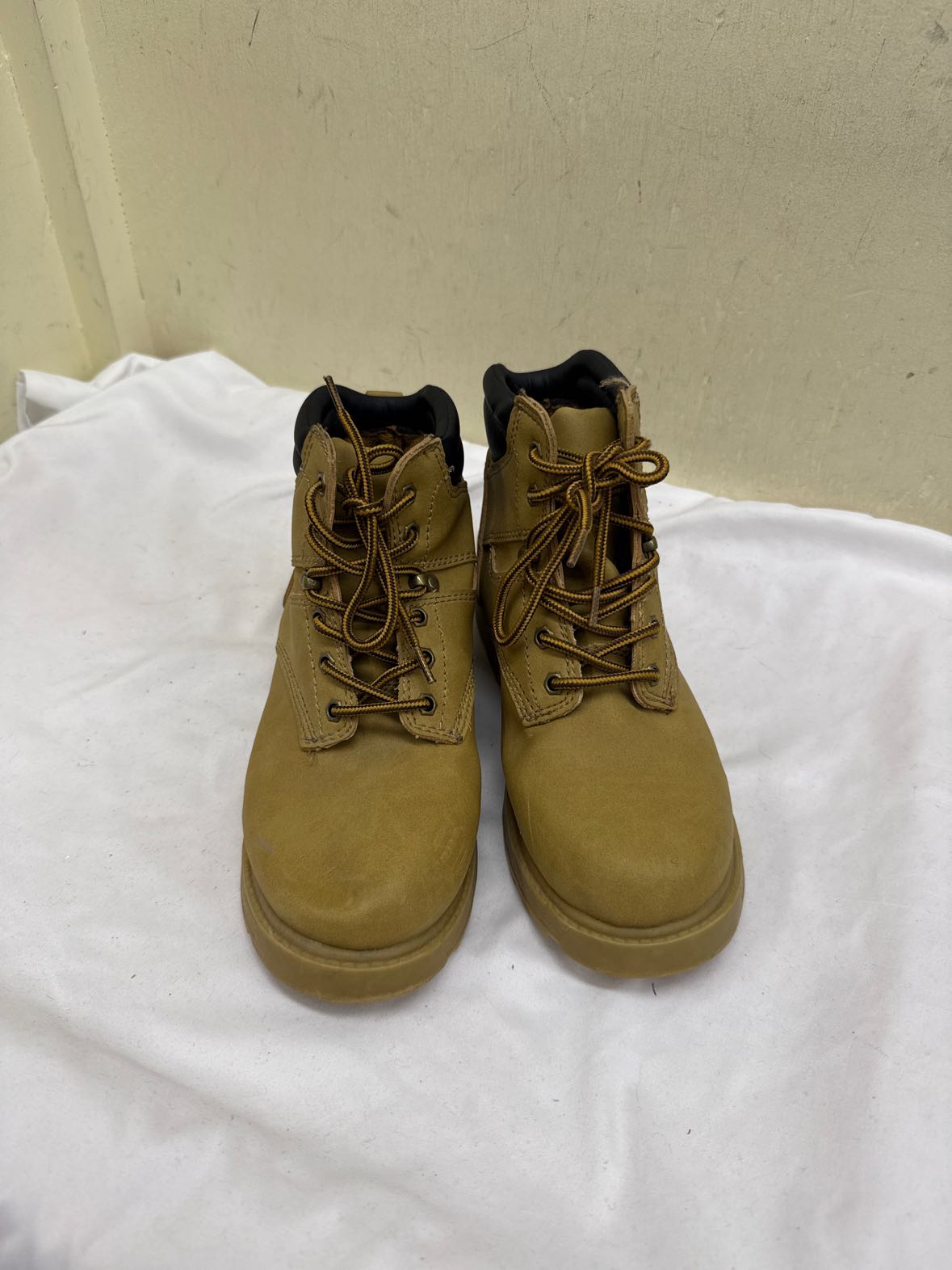 Route 66 Boy's Size 5 Tan Boots