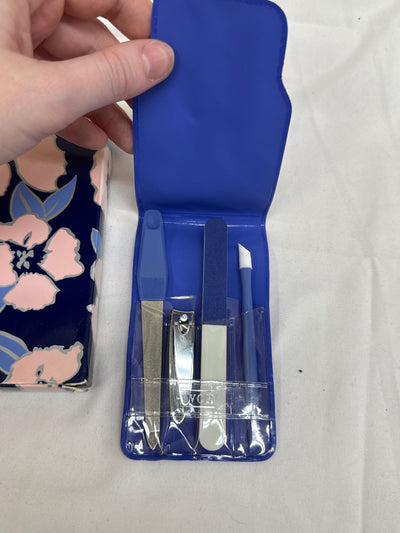 NIB Avon Nail Travel Kit Cosmetic