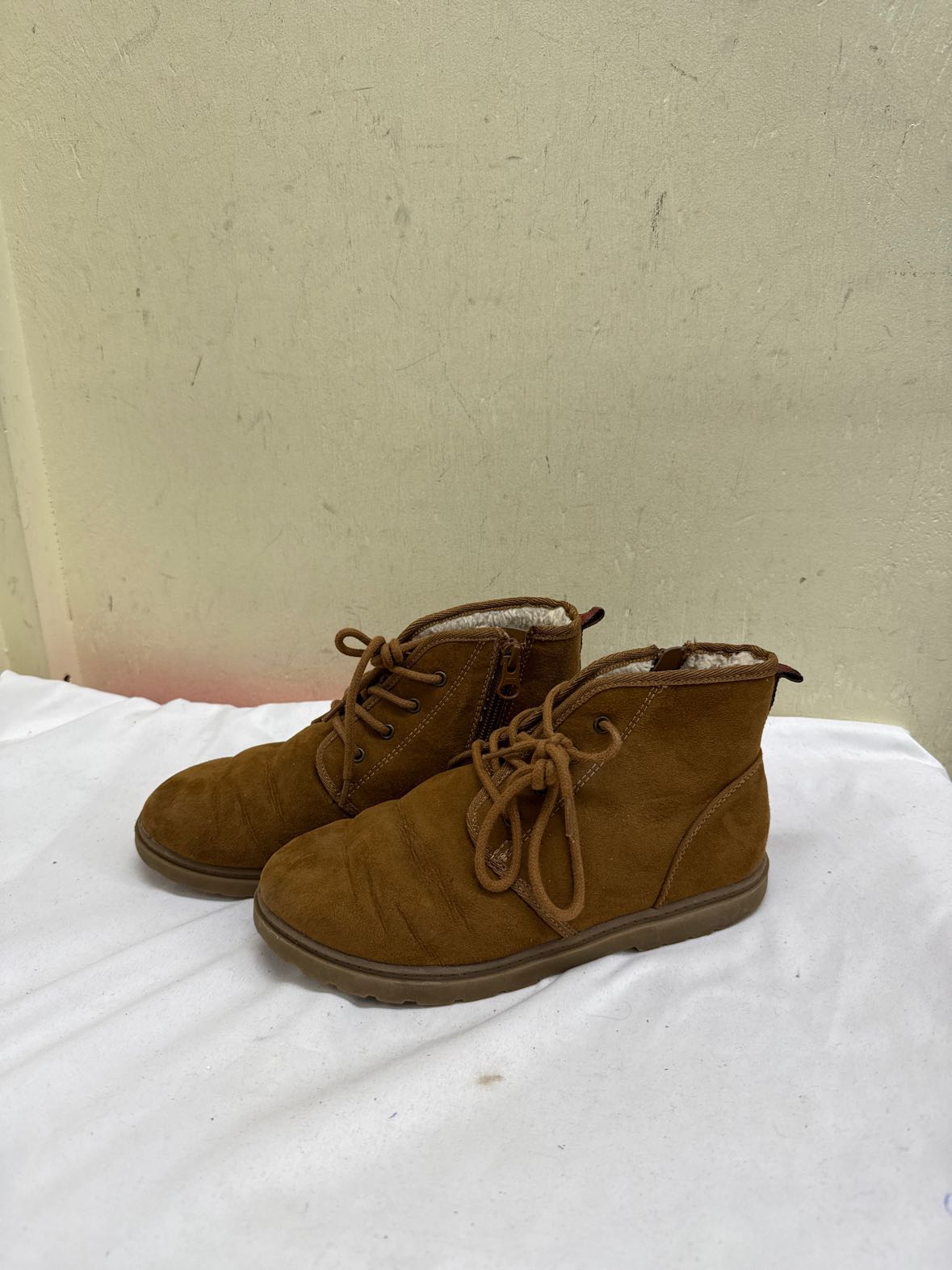 Cat & Jack Girl's Size 3 Brown Boots