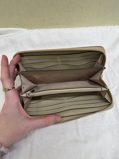 Kate Spade Off-White Leather Wallet