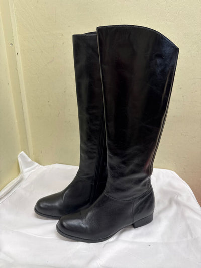 Me Too Women's Size 8-1/2 Black Boots Shoes