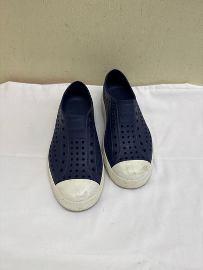 Native Boy's Size 4 Navy Shoes