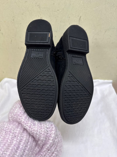 Rocket Dog Women's Size 6-1/2 Black Boots Shoes