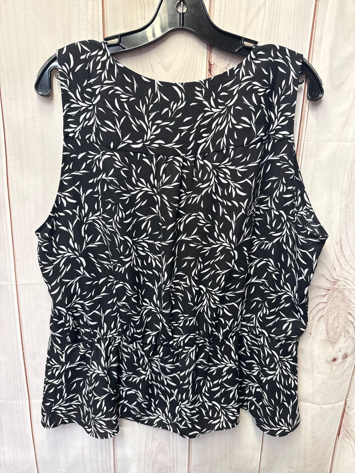 White House Black Market Women's Size XL Black Floral Sleeveless Top