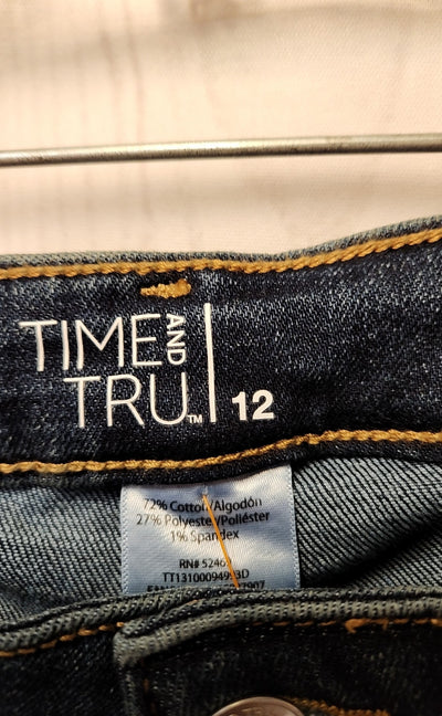 NWT Time and Tru Women's Size 31 (11-12) Blue Jeans