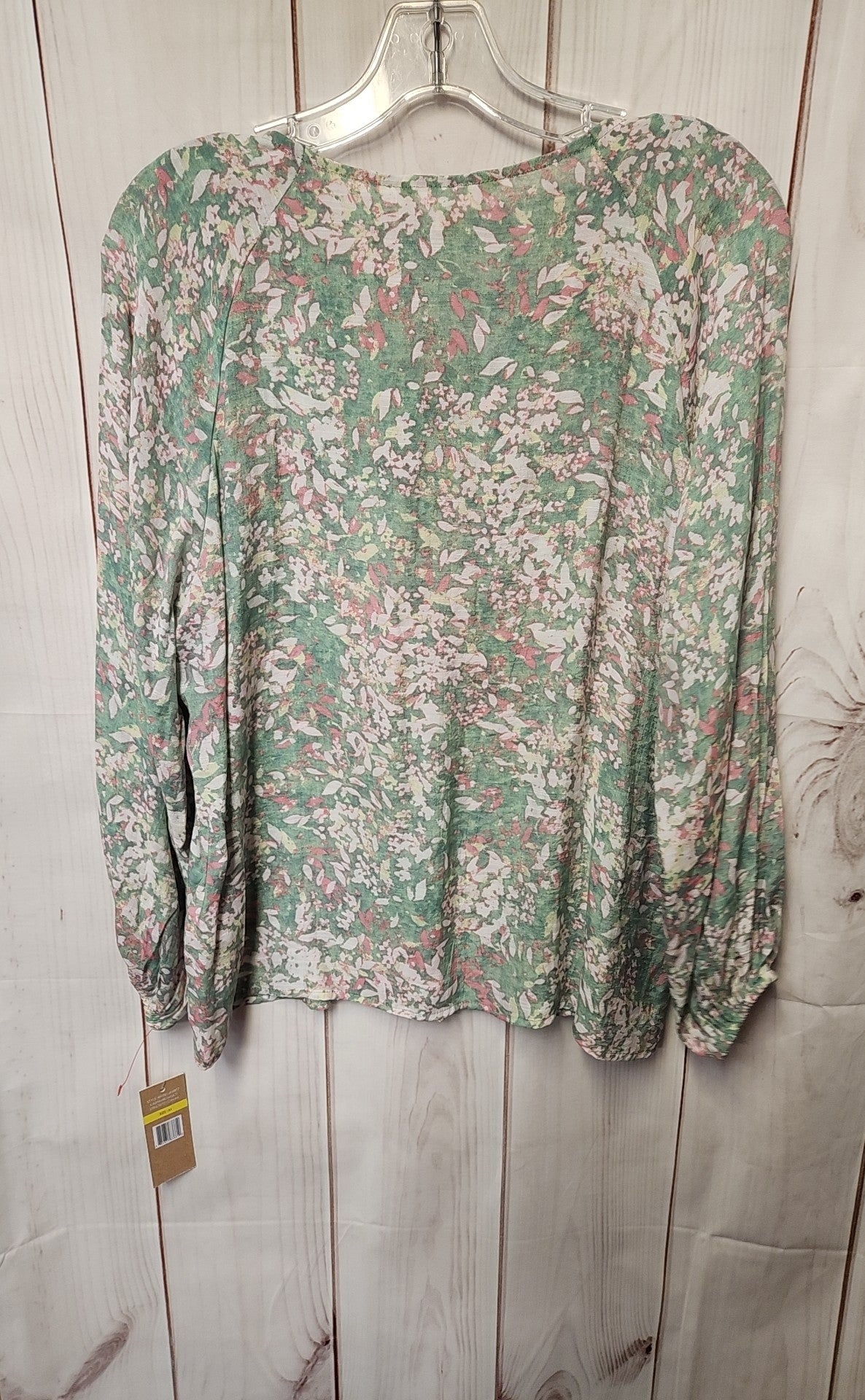 NWT Hope & Harlow Women's Size M Green Floral Long Sleeve Top